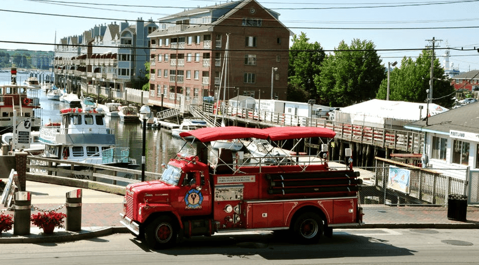Portland, Maine: Tour in Vintage Fire Engine Gallery Image 3