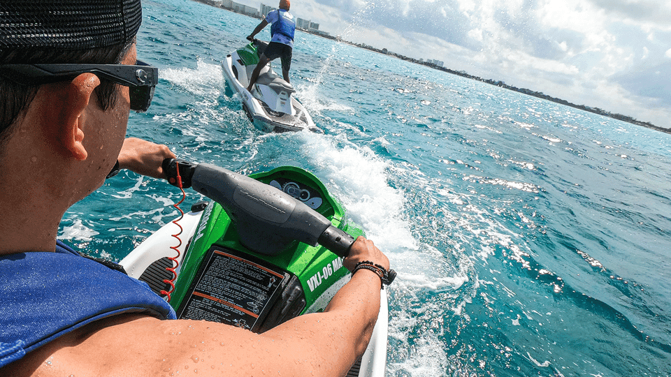 Cancun: Waverunner in Nichupte Lagoon Gallery Image 2