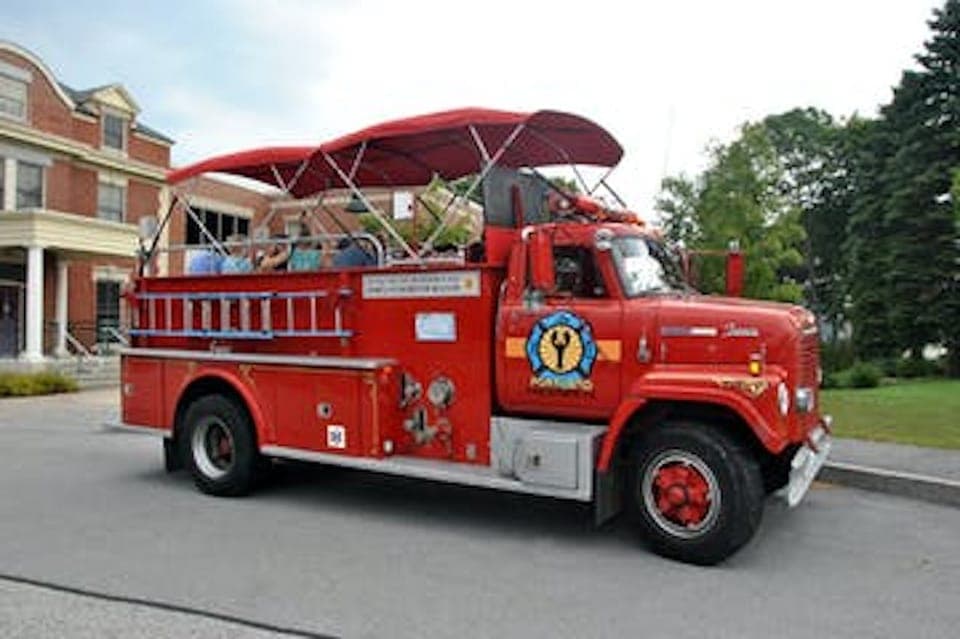 Portland, Maine: Tour in Vintage Fire Engine Gallery Image 1