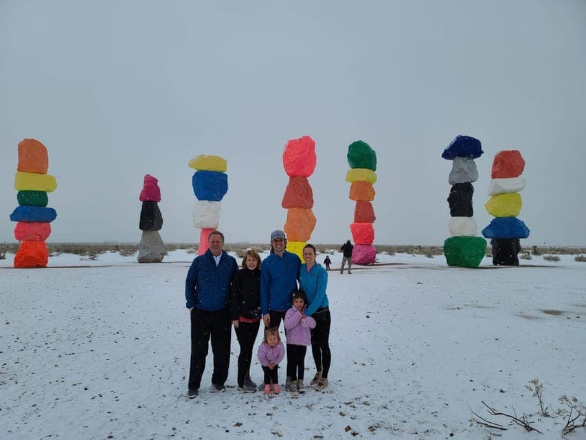 Mojave, Red Rock Sign and 7 Magic Mountains Tour Gallery Image 4