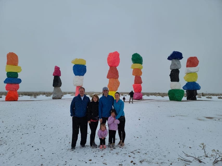 Mojave, Red Rock Sign and 7 Magic Mountains Tour Gallery Image 4