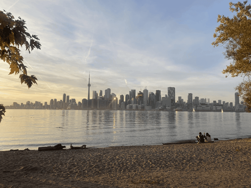 Toronto: Bus or Walking City Tour in English or French Gallery Image 1