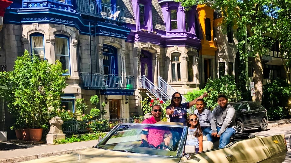 Montréal: Guided Tour in Vintage Convertible Cadillac Gallery Image 2