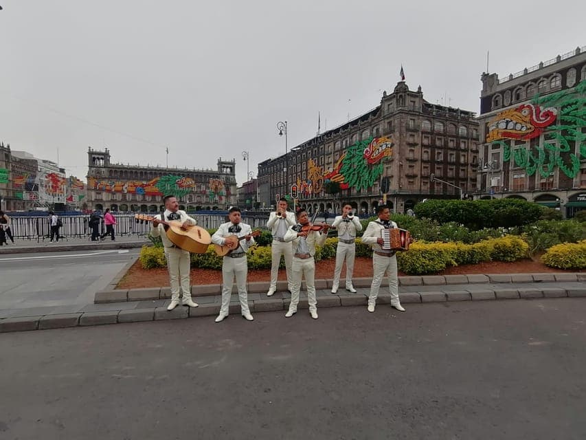 Mariachi Night Tour in a Panoramic Bus Gallery Image 2