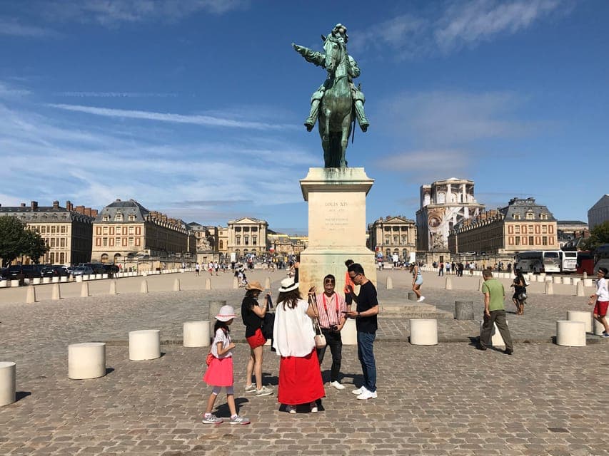 Versailles: Palace Guided Tour with Skip-the-Line Ticket Gallery Image 3