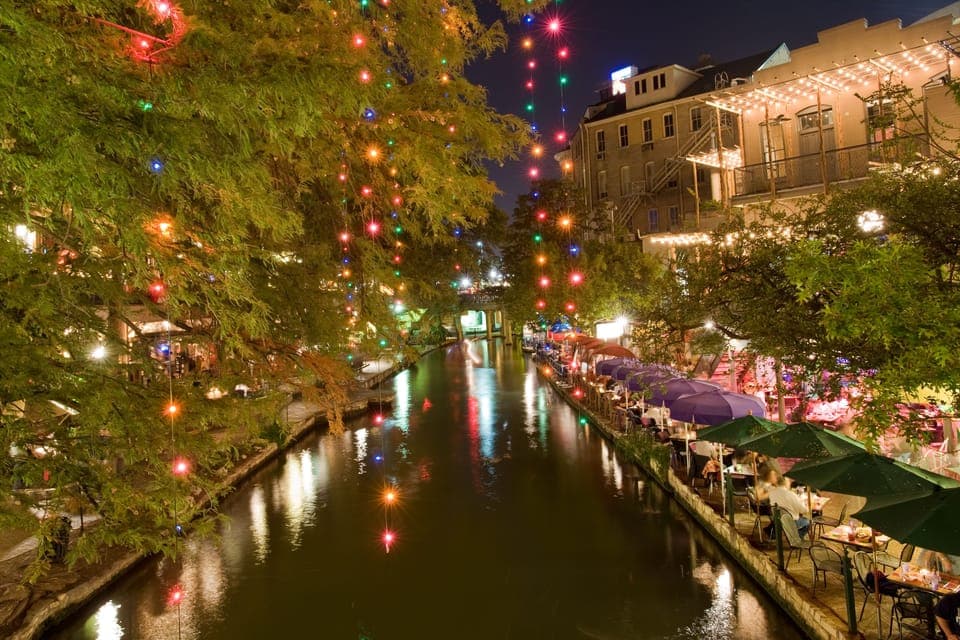 San Antonio Premium Night Driving Tour with Dinner & Cruise Gallery Image 3