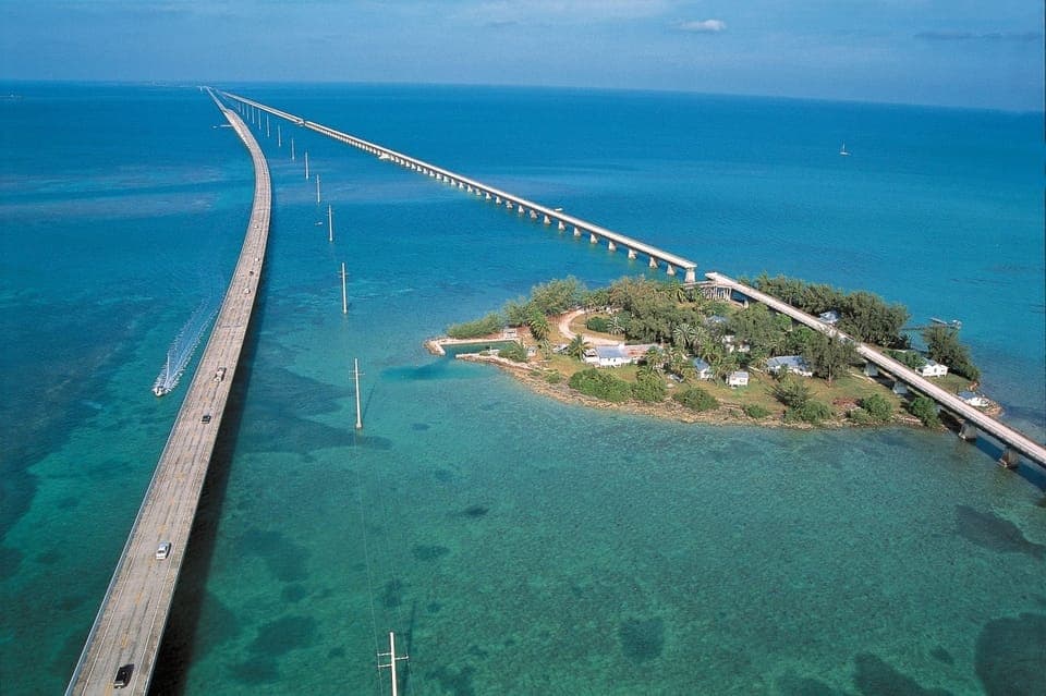 Key West Boat Tour w/ Optional Snorkeling & Open Bar Gallery Image 3