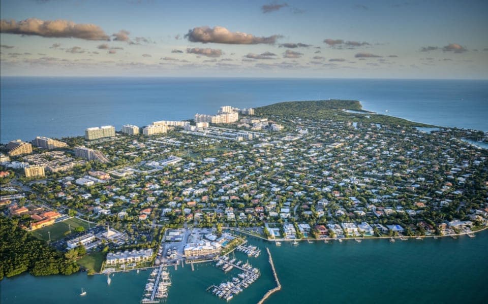 From Pembroke Pines: Helicopter Tour Over Miami Gallery Image 4
