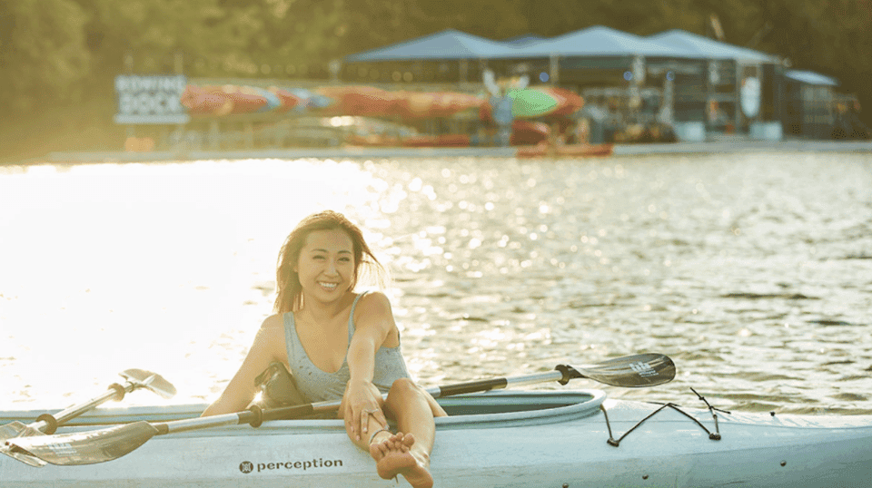 Congress Avenue Sunset Bat Kayaking Tour Gallery Image 3