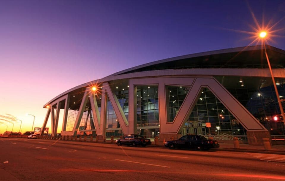 City Lights Night Tour with Photos & Dinner Stop Gallery Image 3