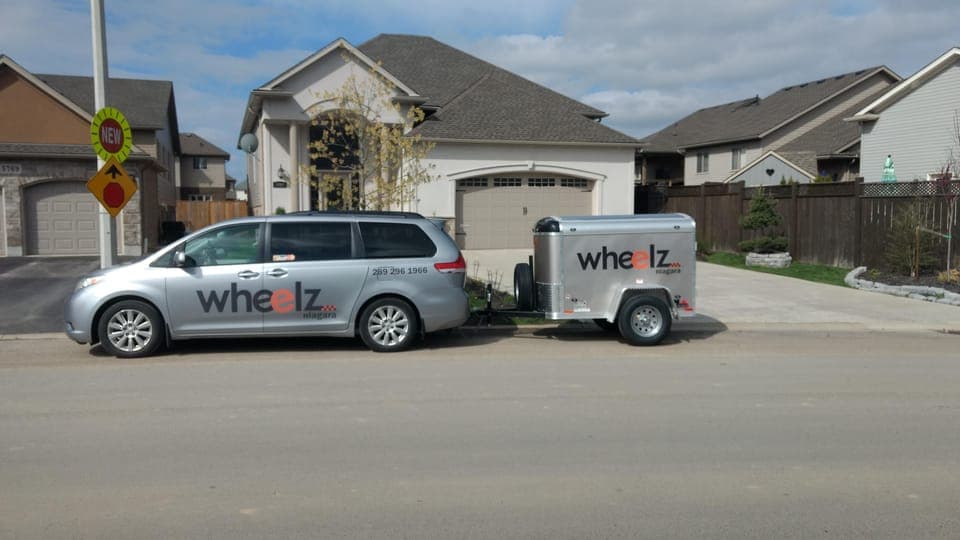 From Niagara Falls: Toronto Airport Private Transfer Gallery Image 1