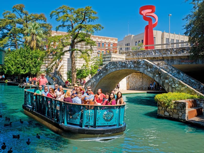 San Antonio Day Trip with Alamo and Boat Cruise Gallery Image 3