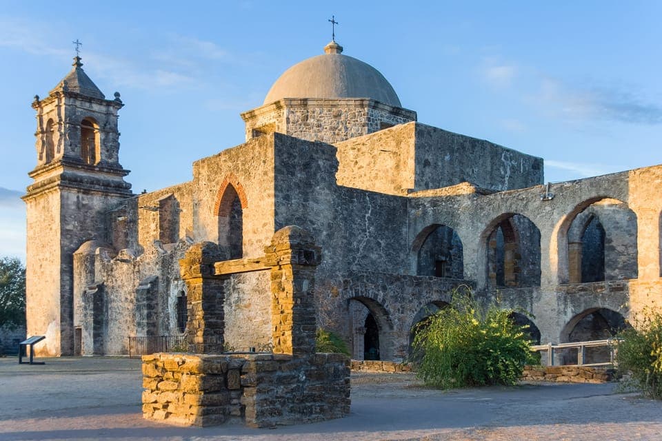 21. From Austin: San Antonio Day Trip with Alamo and Boat Cruise - Image 21