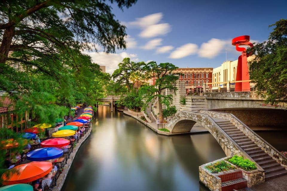 San Antonio Day Trip with Alamo and Boat Cruise Gallery Image 4
