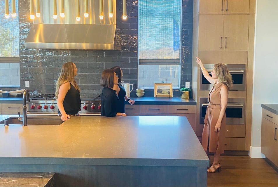 8. Luxury Home Tour with Snacks and Drinks - Image 8