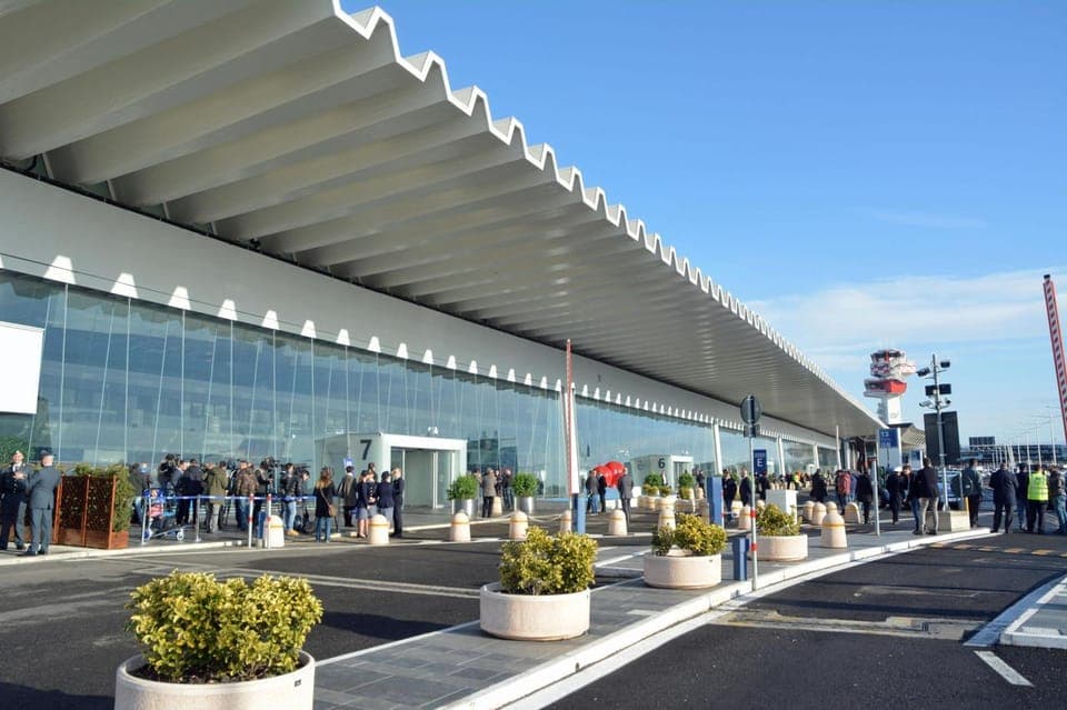 Civitavecchia: Shuttle Transfer to Rome Fiumicino Airport Gallery Image 1