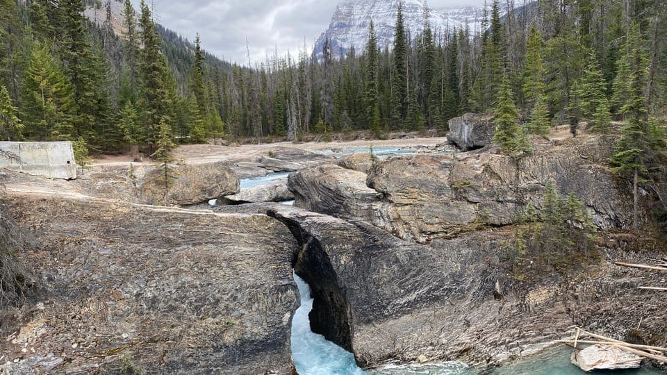 Calgary YYC Airport to Canmore/Banff (Private Transfer) Gallery Image 3