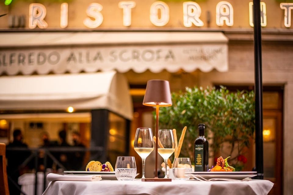 Alfredo alla Scrofa Restaurant in Rome: Eat Like a Star Gallery Image 3