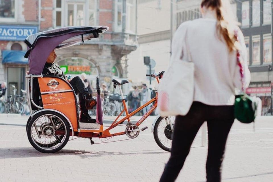 Private Guided City Tour by Pedicab - Image 1
