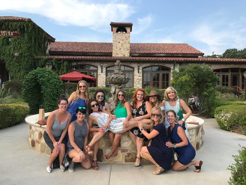 Hill Country BBQ & Wine Shuttle Gallery Image 4