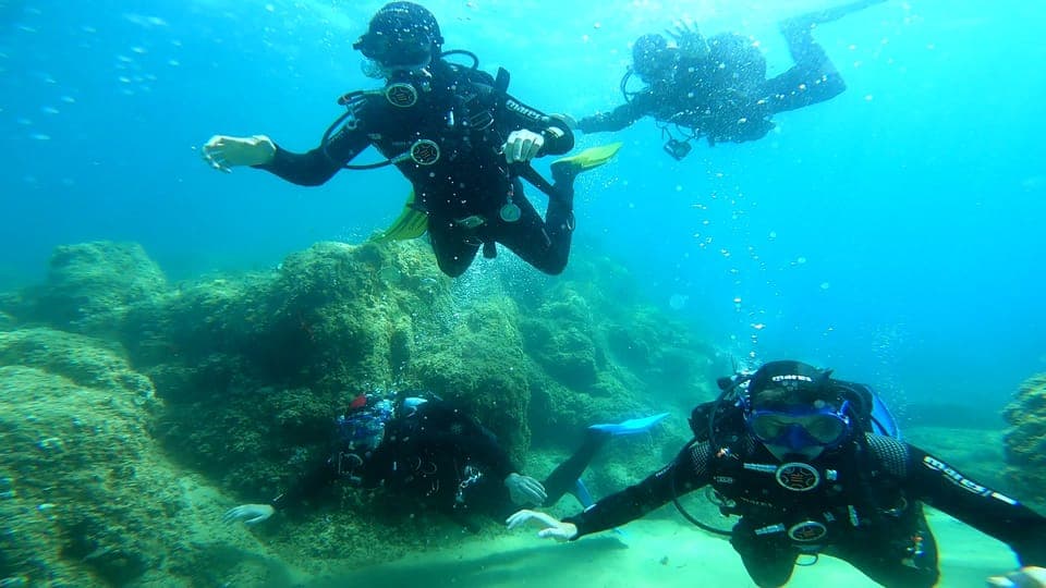 Tossa de Mar Scuba Diving and 3-Course Meal Gallery Image 3