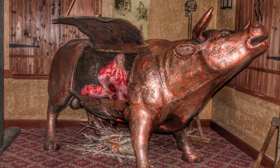 LA: Medieval Torture Museum Ticket with Ghost Hunting Gallery Image 3