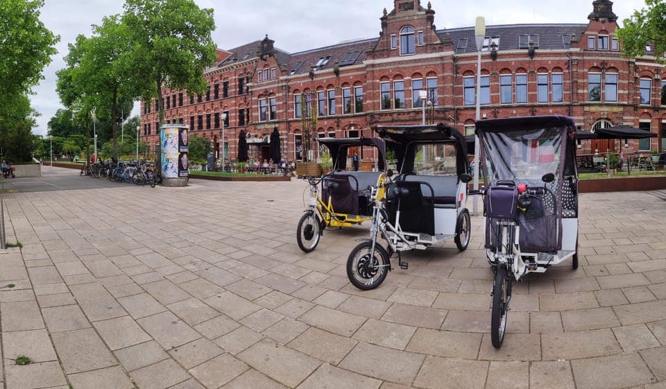 Private Guided City Tour by Pedicab Gallery Image 2