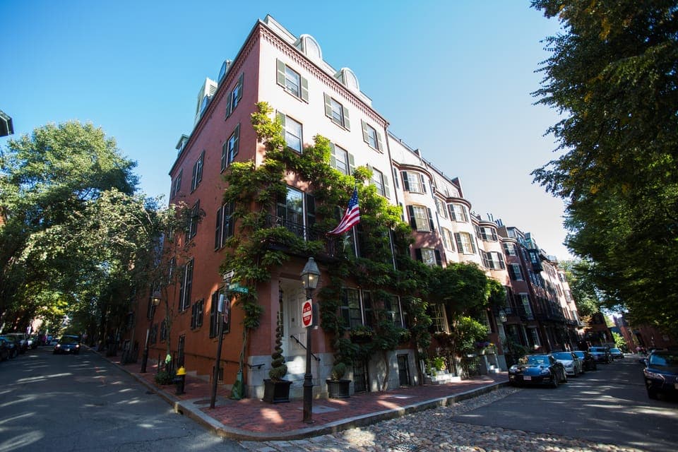 TV and Movie Filming Sites Private Tour Gallery Image 4