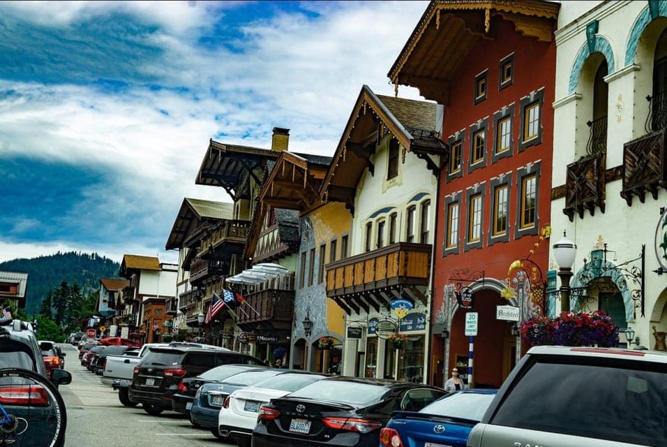 Leavenworth Bavarian Alpine Village Day Trip Gallery Image 1
