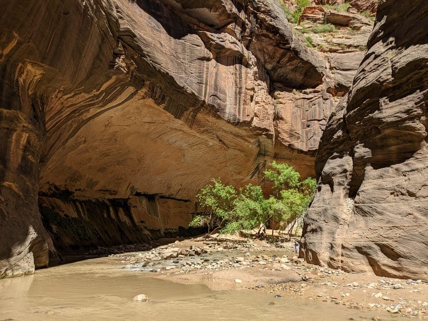 Zion National Park Small Group Adventure Gallery Image 4