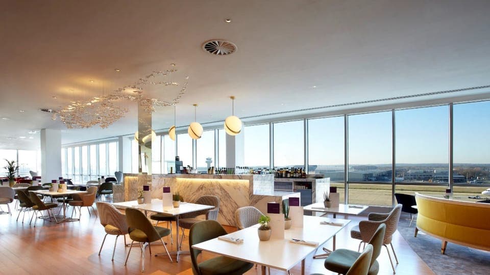 London Gatwick Airport (LGW): Premium Lounge Entry - Image 1