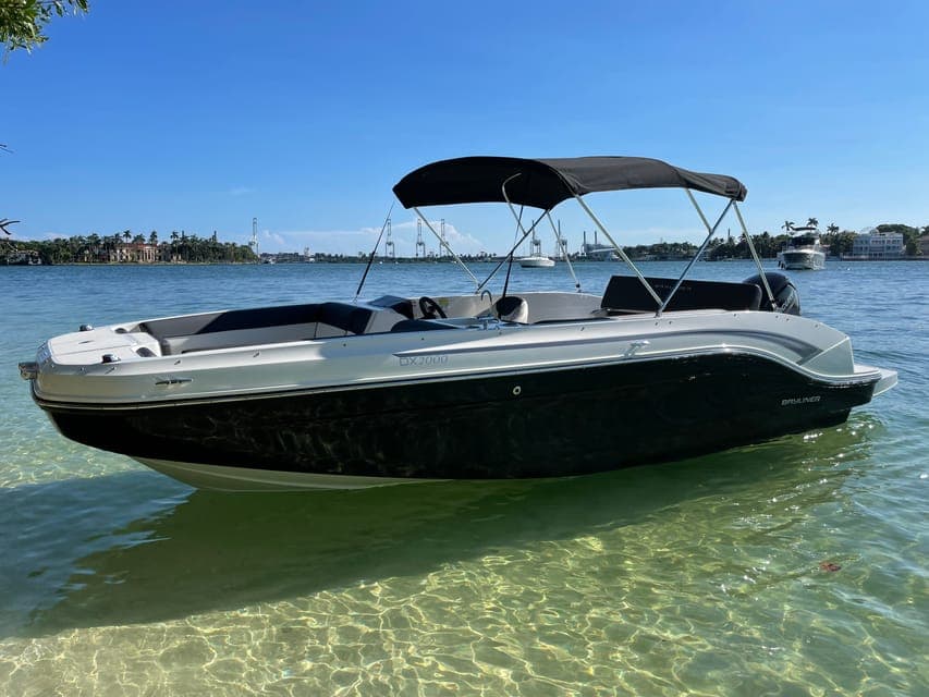 Miami Beach: Private Boat Tour with Captain and Champagne Gallery Image 3
