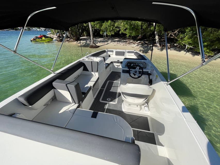 Miami Beach: Private Boat Tour with Captain and Champagne Gallery Image 4