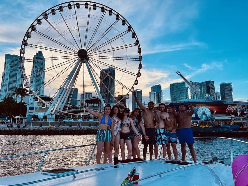 Private 52ft Luxury Yacht Rental with Captain Gallery Image 3