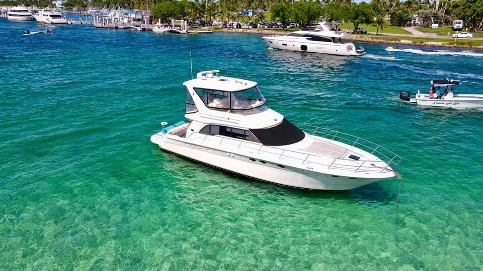 Private 52ft Luxury Yacht Rental with Captain Gallery Image 2