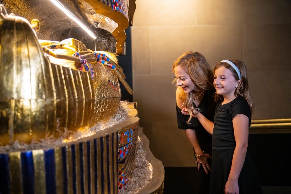 Discovering King Tut’s Tomb Exhibit at the Luxor Gallery Image 3