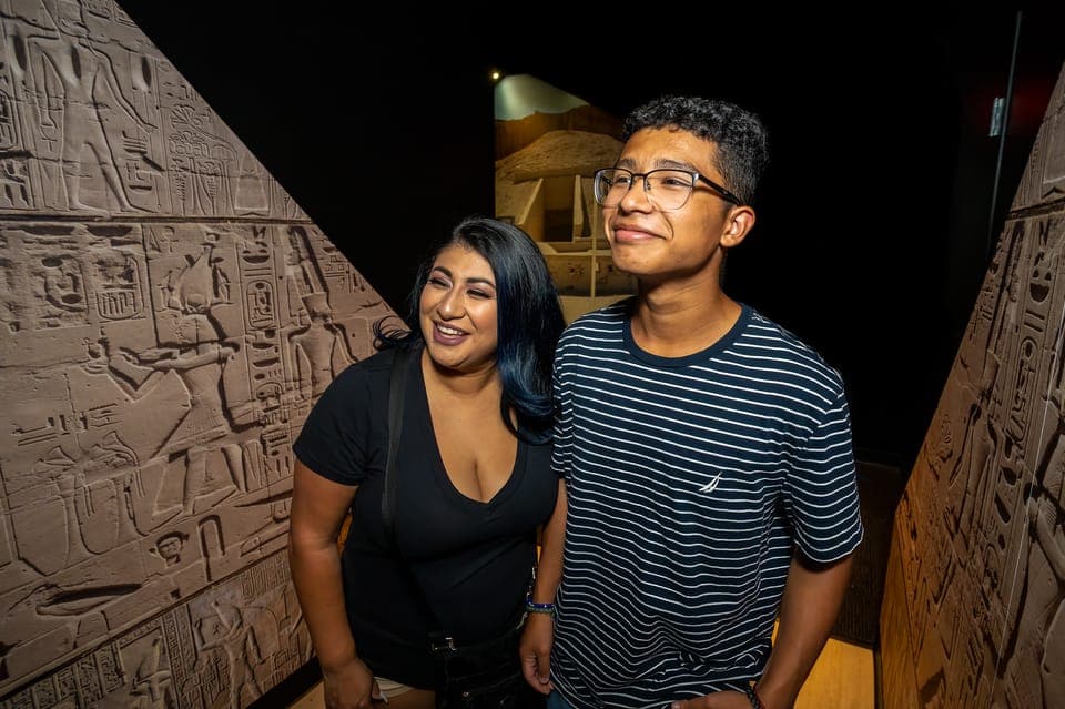 Discovering King Tut’s Tomb Exhibit at the Luxor Gallery Image 4