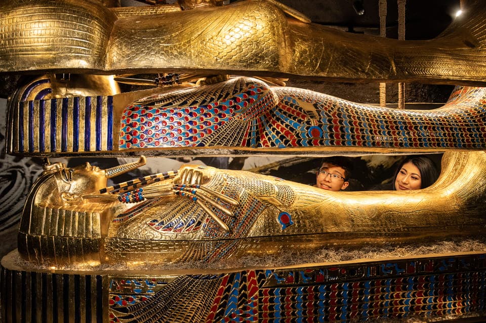 Discovering King Tut’s Tomb Exhibit at the Luxor Gallery Image 2