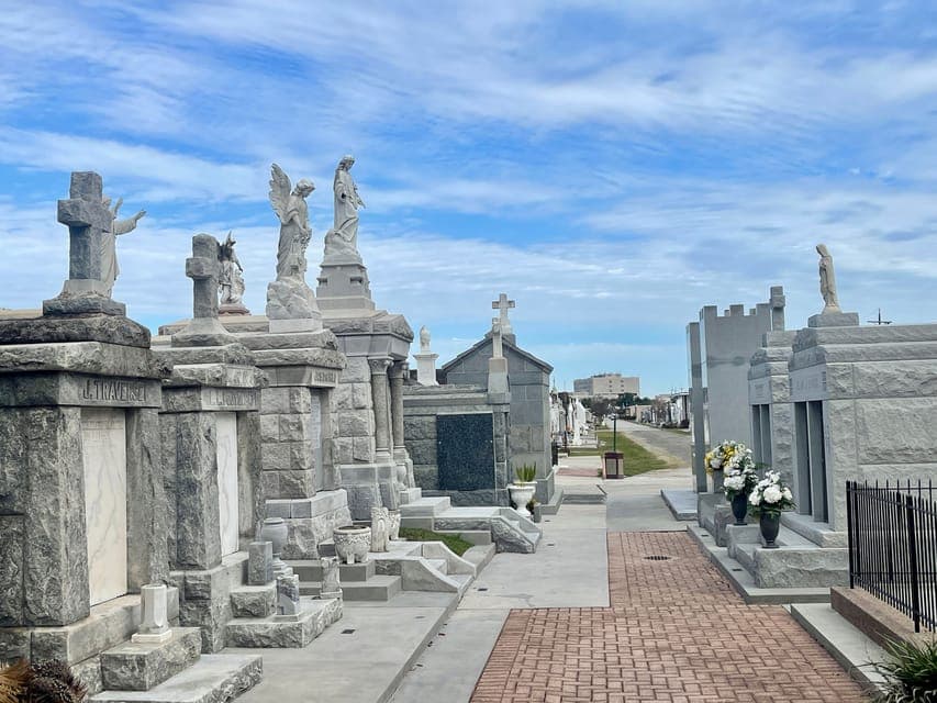 St. Louis Cemetery #3 Guided Walking Tour Gallery Image 2