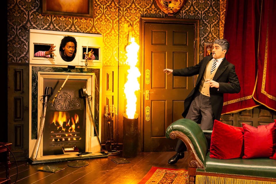 The Play That Goes Wrong Ticket at New World Stages Gallery Image 2