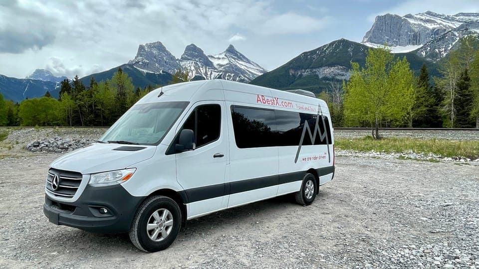 Private Icefields Parkway Tour w/ Lake Louise & Moraine Lake Gallery Image 4