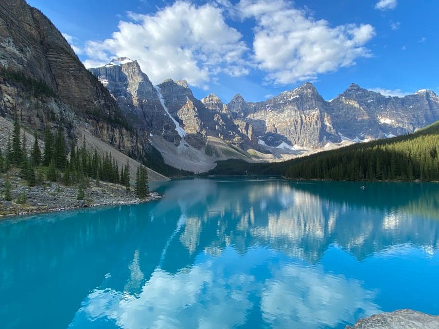 Private Icefields Parkway Tour w/ Lake Louise & Moraine Lake Gallery Image 2