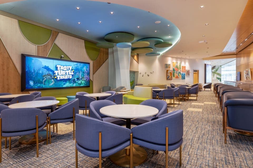 MCO Orlando International Airport: Plaza Premium Lounge Gallery Image 4