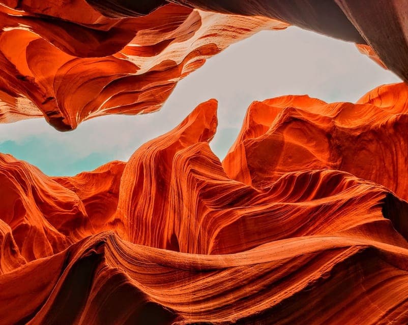 Antelope Canyon and Horseshoe Bend Day Tour from Las Vegas Gallery Image 3
