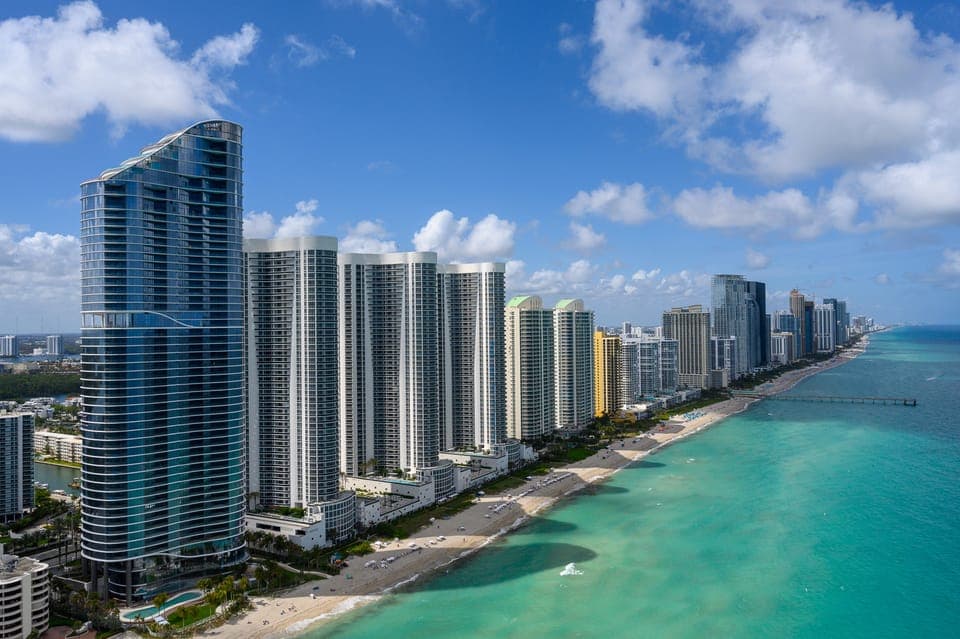 10. Sunset Helicopter Tour: Fort Lauderdale-Miami Beach - Image 10