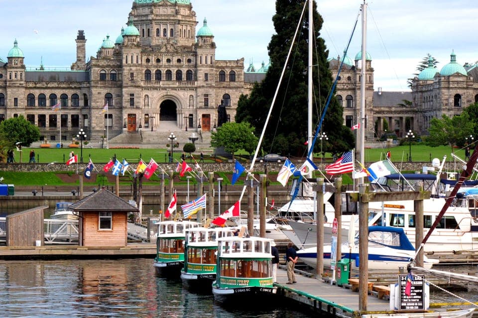 Victoria City and Butchart Gardens Tour Gallery Image 4