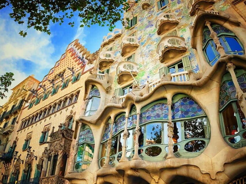 Ramblas, Old Town & Gaudí Houses Walking Tour Gallery Image 3