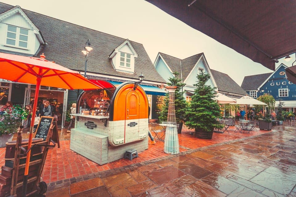 Bicester Village Shopping Day Trip Gallery Image 3