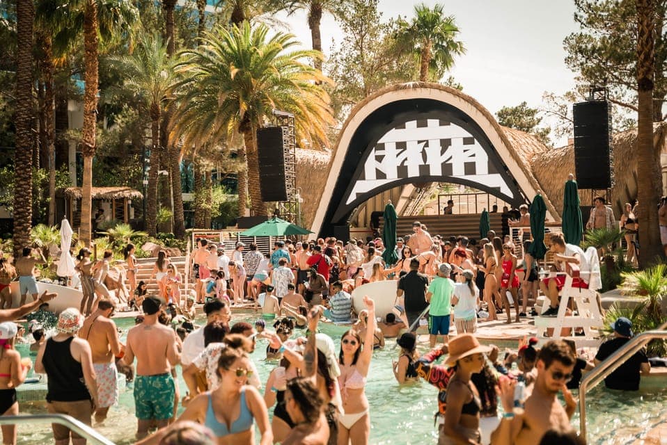 Party Bus Day Club Tour with Drinks & Club Entry Gallery Image 2