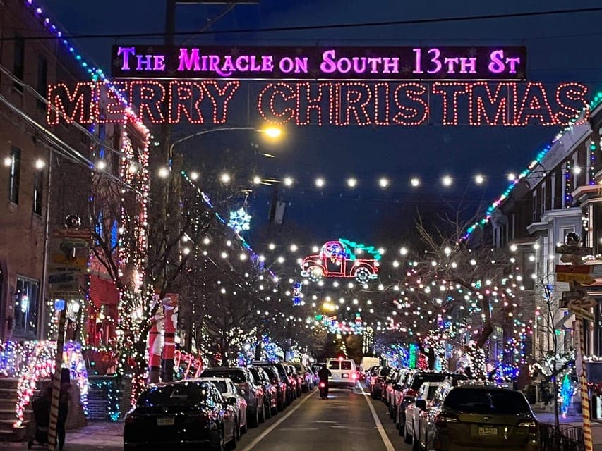 Holiday Lights Trolley Tour BYOB Gallery Image 4